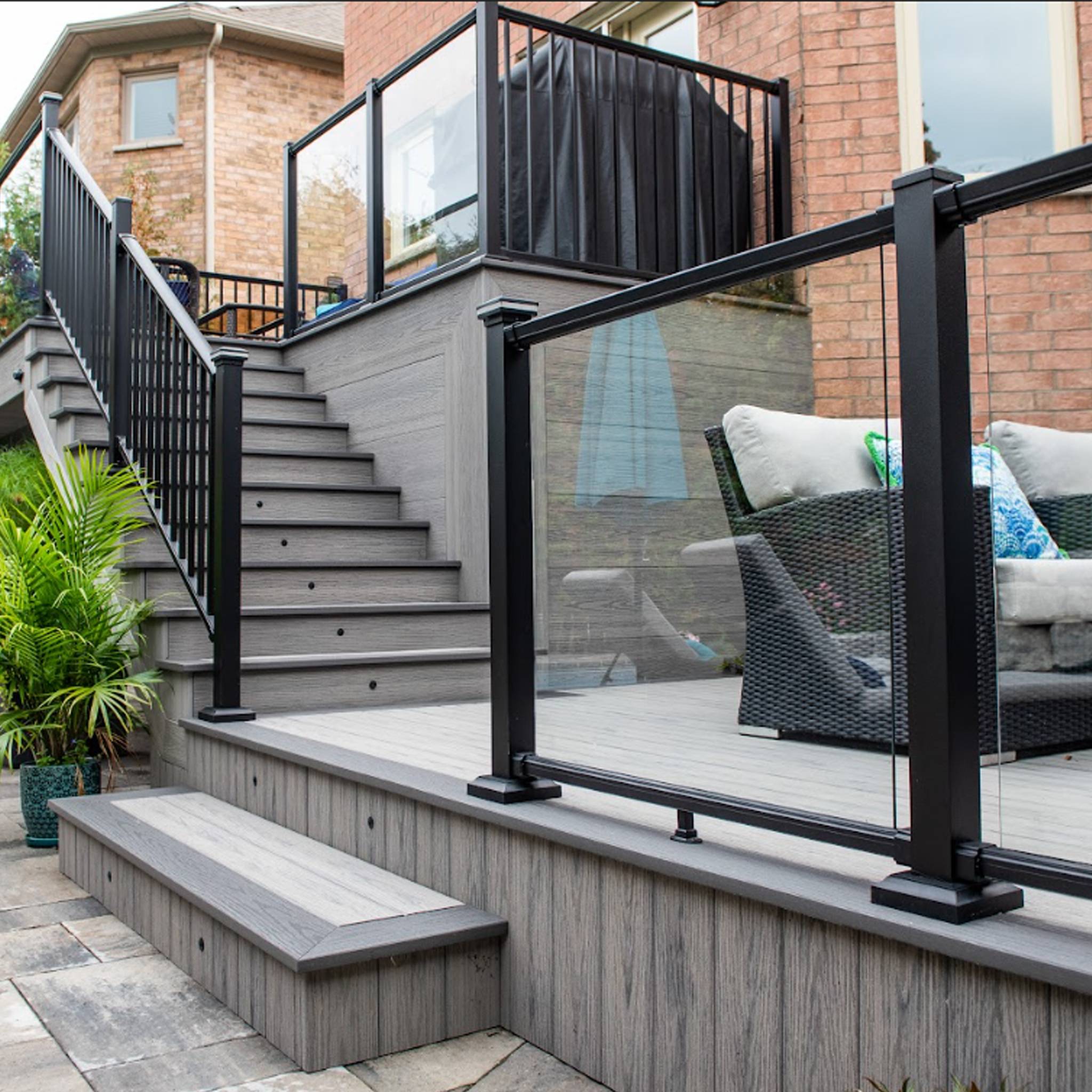 UltraMax Aluminum Railing – Deck Outlet