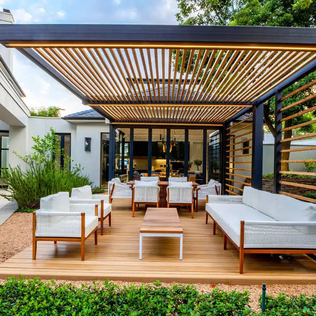 EVA-LAST APEX Plus Oasis decking board, formerly Himalayan Cedar, bamboo-reinforced foamed-PVC with realistic warm cedar woodgrain.