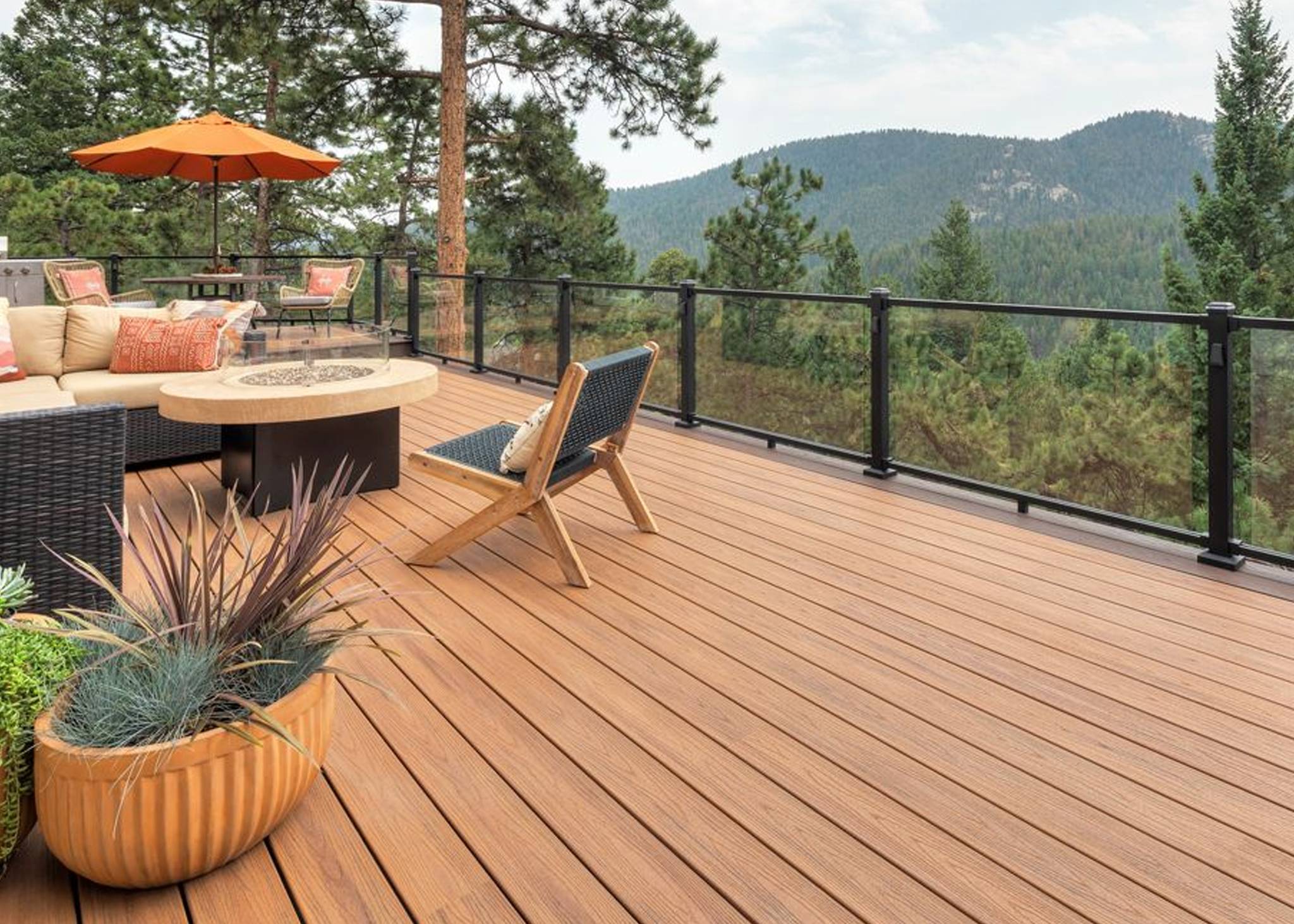 Friars Club Deck ダークブルー＆オレンジ　レアデック Trex Transcend Tiki Torch Decking | Deck Boards | Deck Outlet