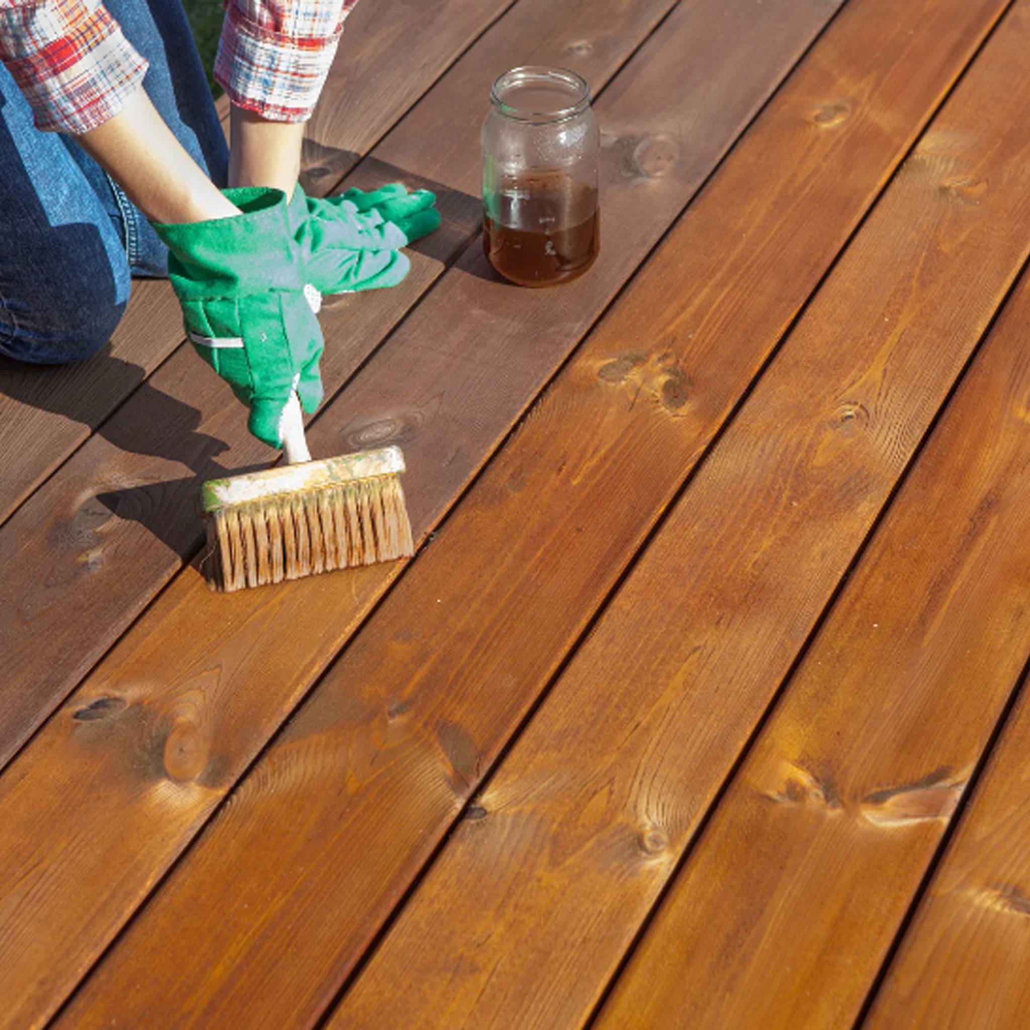 Deck stain, cleaners and finishes
